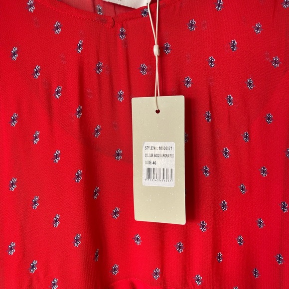 Beautiful Red Dress - Picture 15 of 16